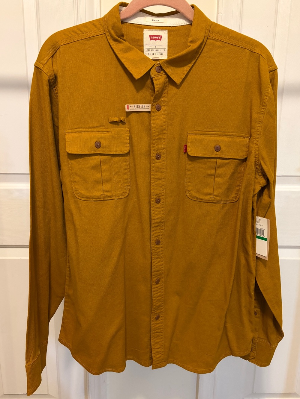 *NWT*Levi’s men’s stretch “Cutler” button down shirt. Size: L. Color: Buck Brown
